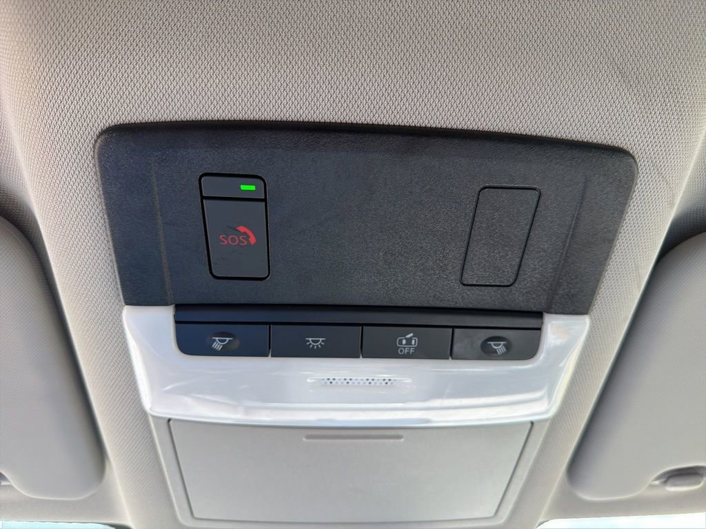 Used 2023 Nissan Rogue SV image 23