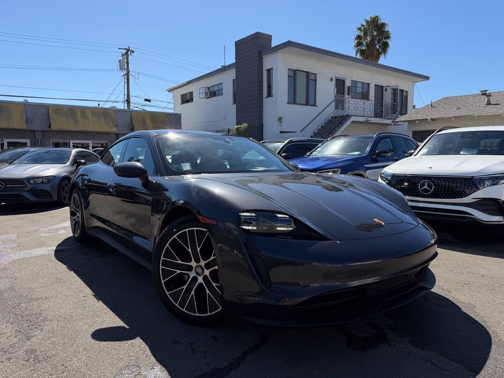 Used 2022 Porsche Taycan RWD image 3