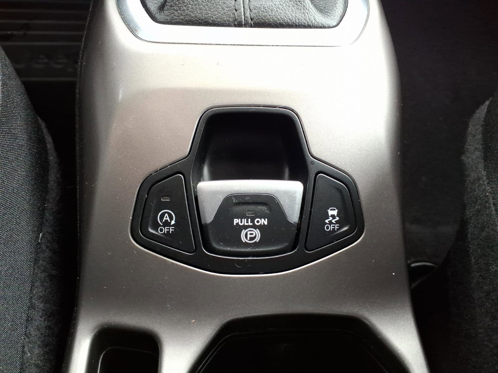 Certified 2021 Jeep Renegade Limited w/ Sun & Sound Group image 18