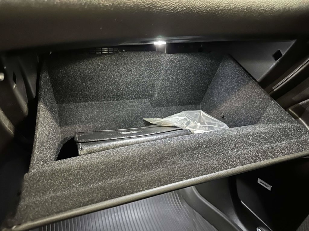 Used 2024 Cadillac XT5 Premium Luxury w/ LPO, Floor Liner Package AWD/4WD image 33