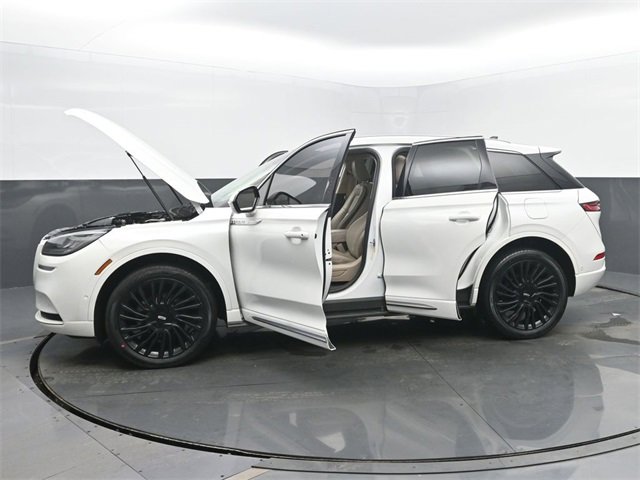 Used 2022 Lincoln Corsair Reserve w/ Equipment Group 201A image 54