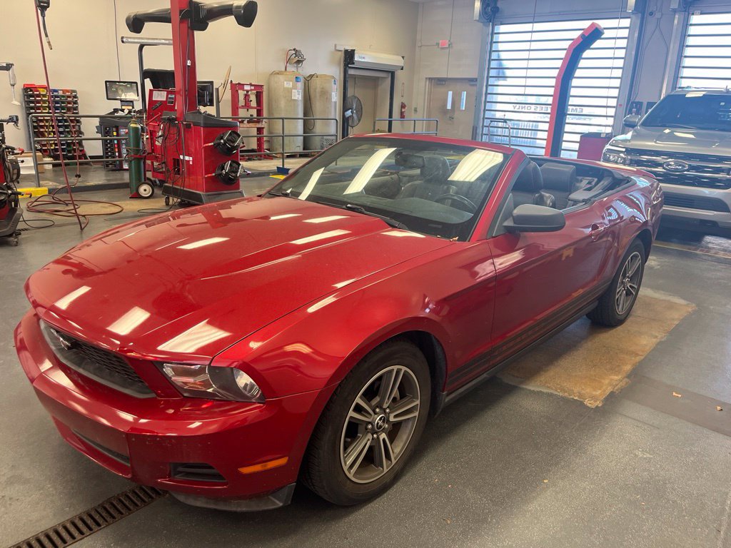 Used 2010 Ford Mustang Premium RWD image 2