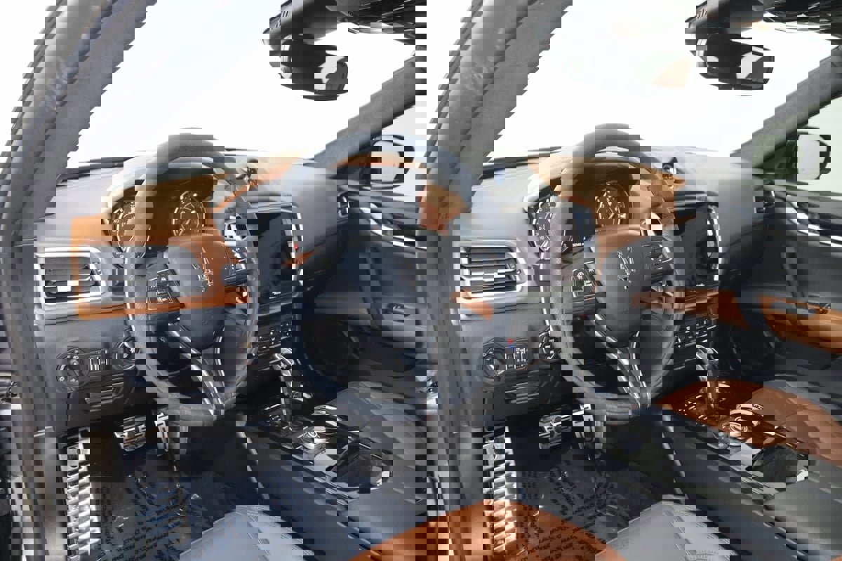 Used 2022 Maserati Ghibli Modena image 31