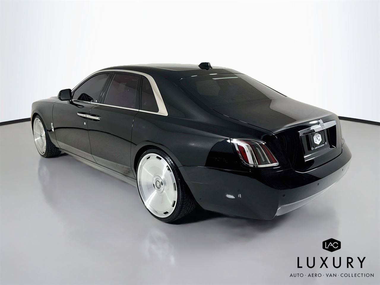 Used 2025 Rolls-Royce Ghost AWD/4WD image 9