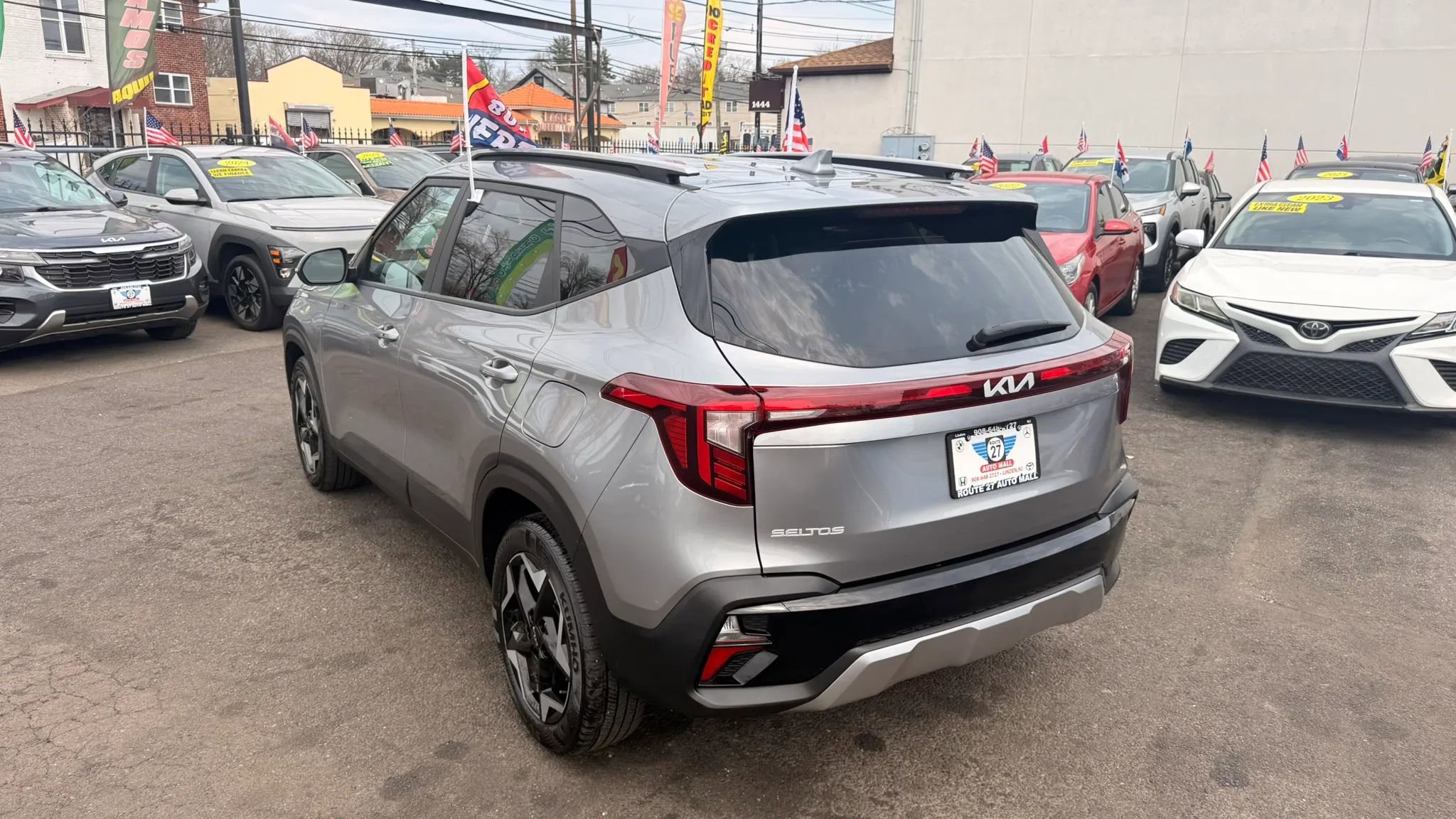 Used 2025 Kia Seltos S FWD image 5