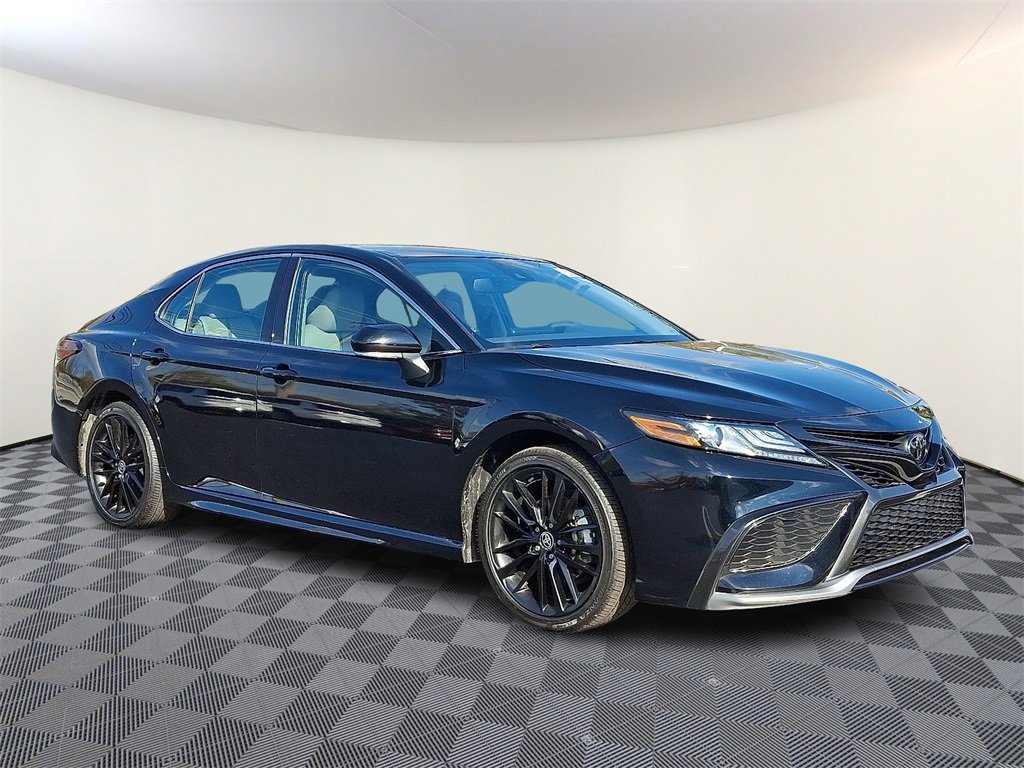 Used 2023 Toyota Camry XSE image 1