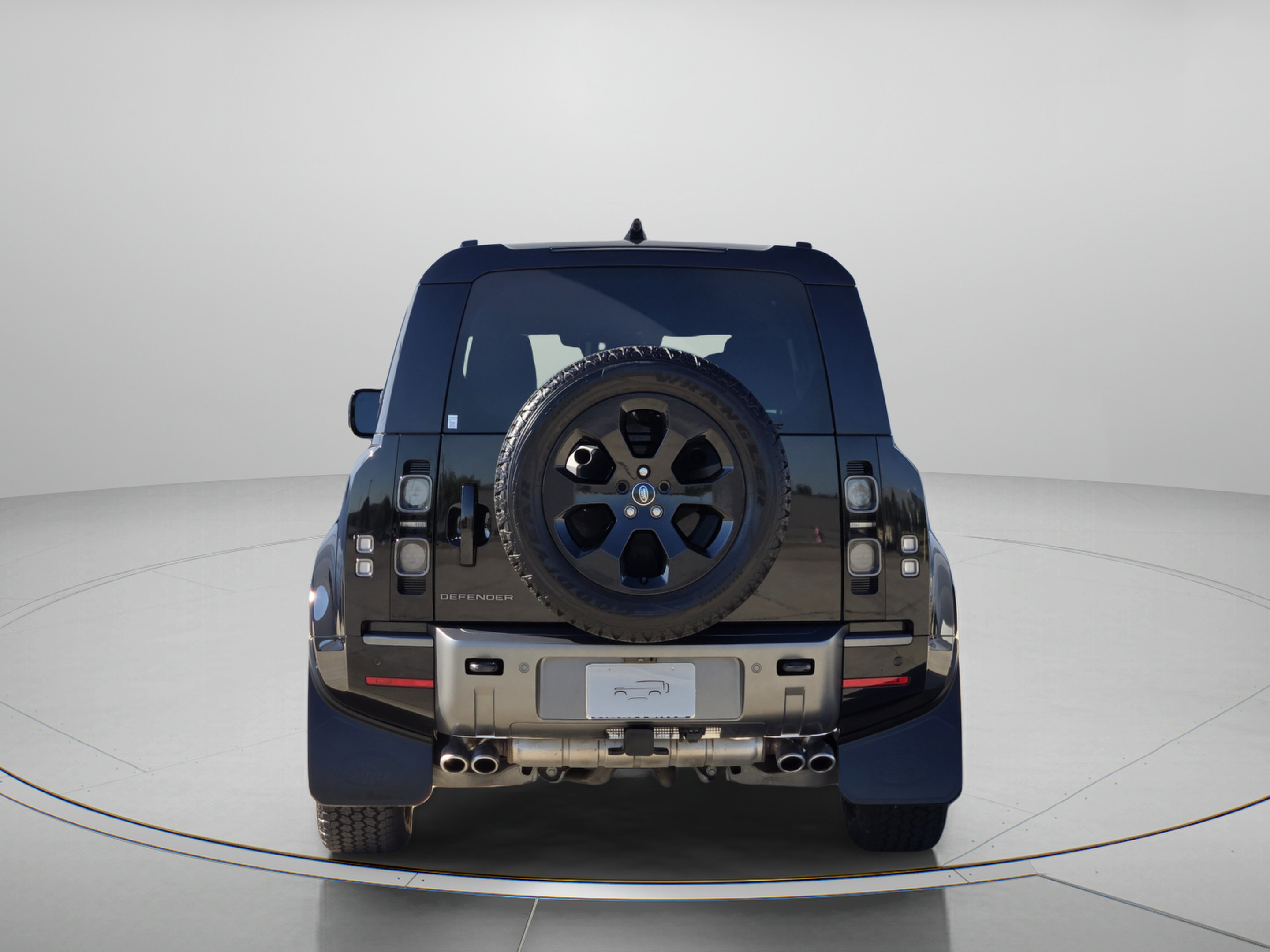 Certified 2024 Land Rover Defender 110 V8 AWD/4WD image 4