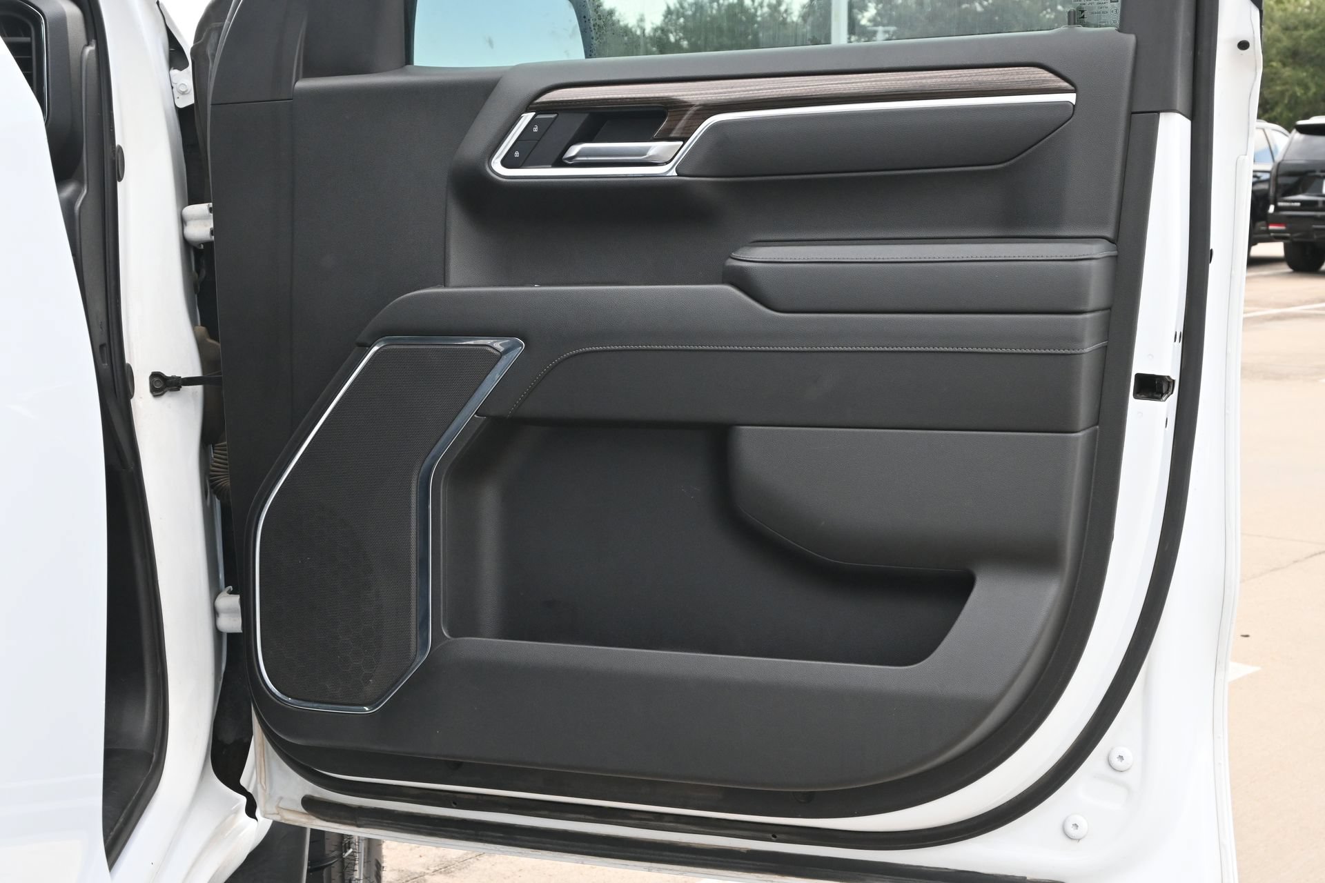 Used 2025 Chevrolet Silverado 1500 LT AWD/4WD image 27