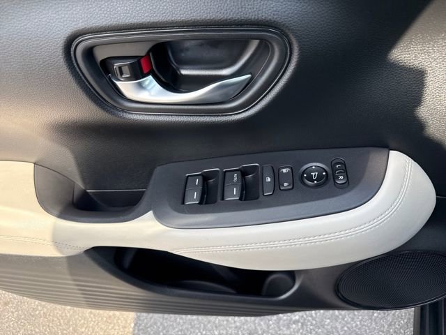 Certified 2023 Honda HR-V LX image 9
