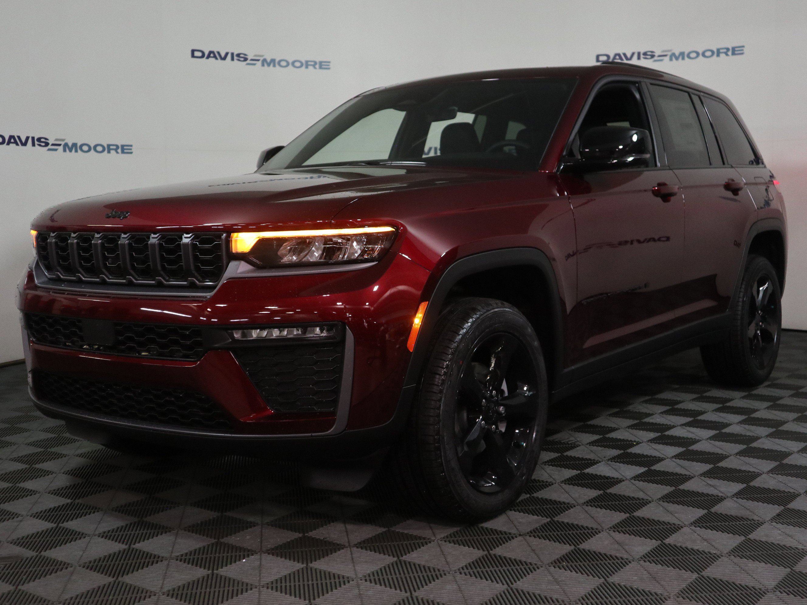 New 2026 Jeep Grand Cherokee Limited w/ Limited Altitude Package AWD/4WD image 12