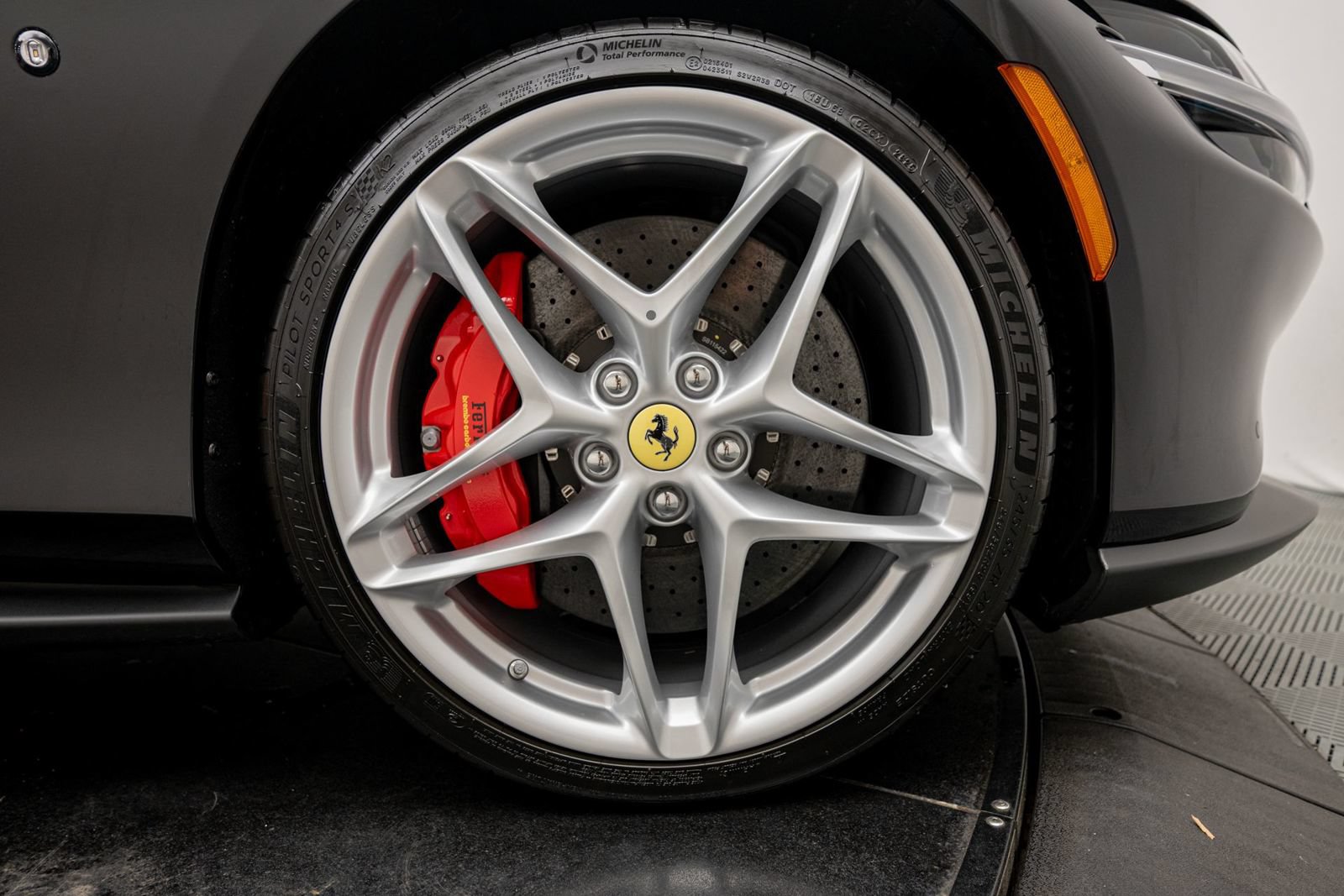 Used 2026 Ferrari Roma Spider RWD image 44