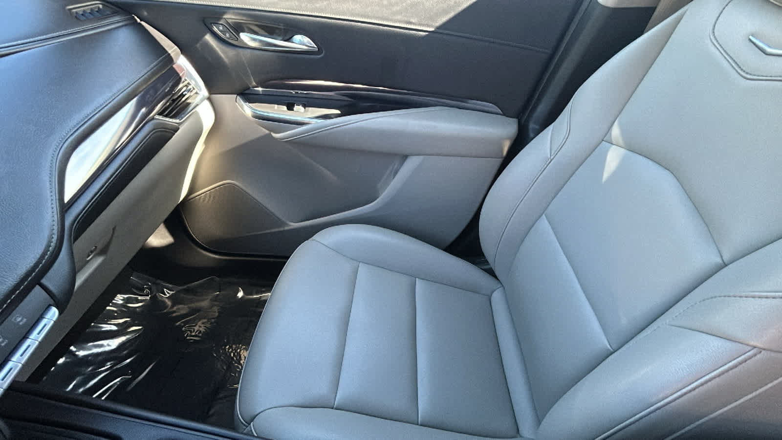 Used 2019 Cadillac XT4 Luxury FWD image 12