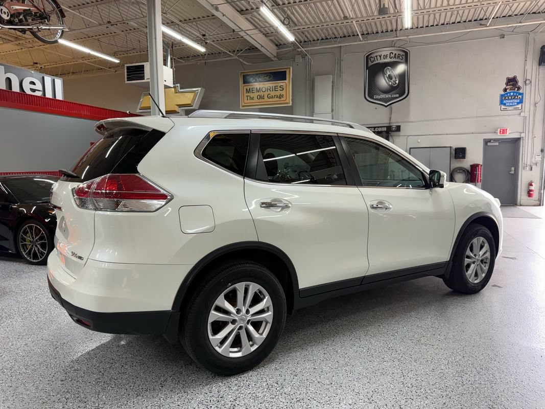 Used 2016 Nissan Rogue SV AWD/4WD image 5