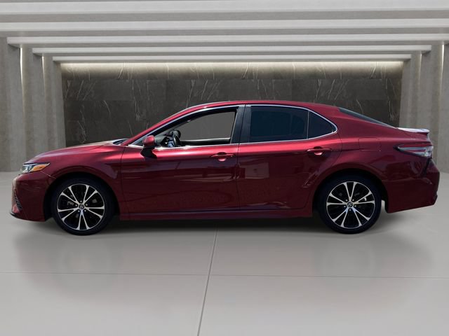 Used 2018 Toyota Camry SE FWD image 2