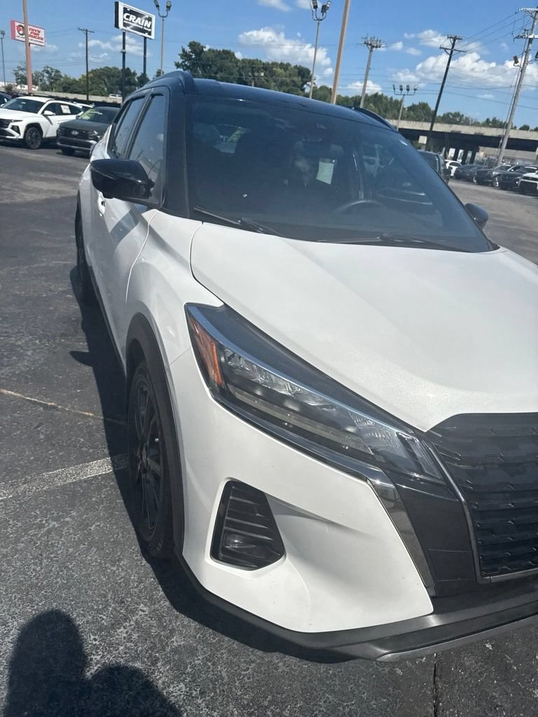 Used 2021 Nissan Kicks SR w/ SR Premium Package FWD image 9