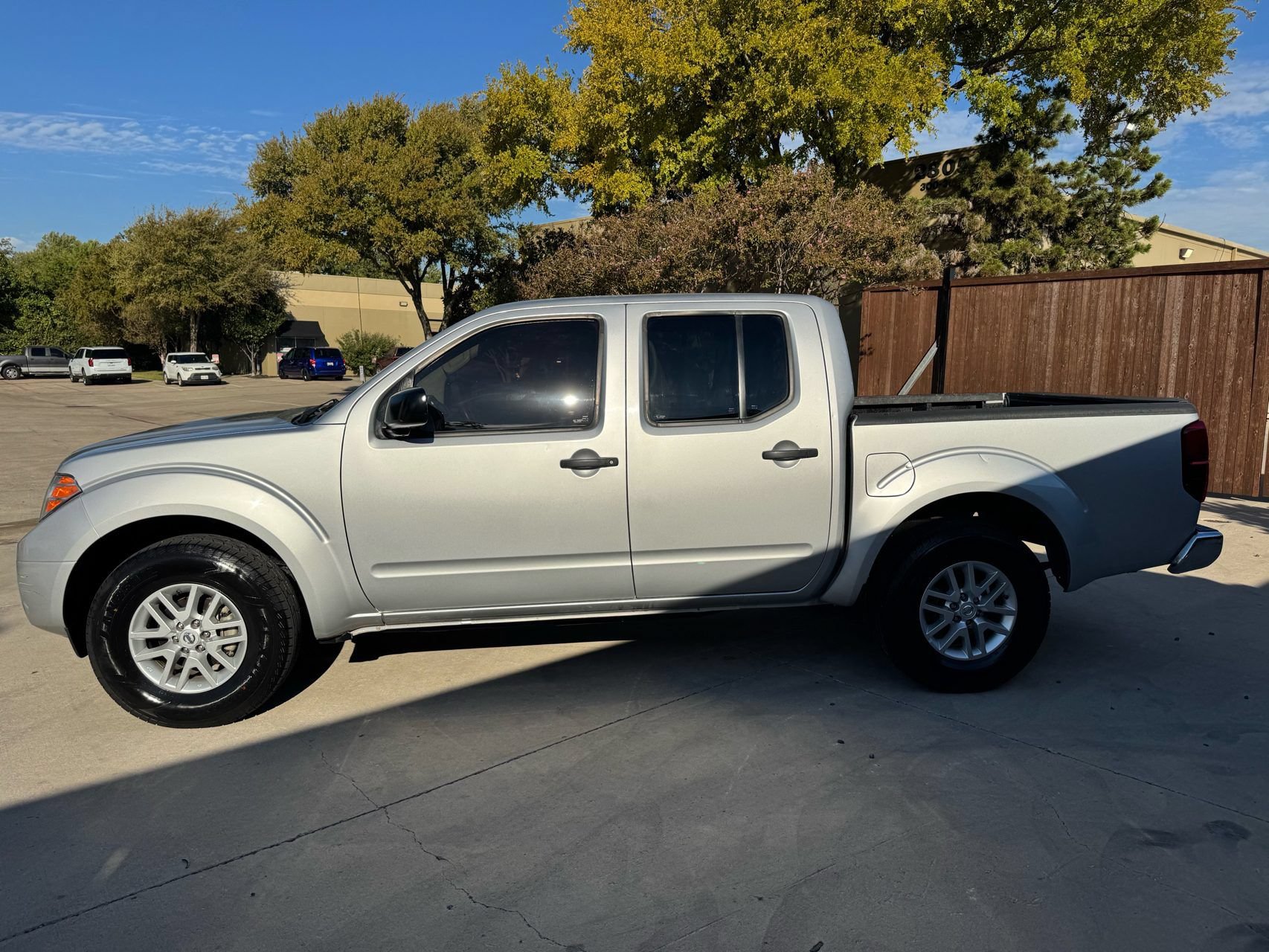Used 2019 Nissan Frontier SV RWD image 4