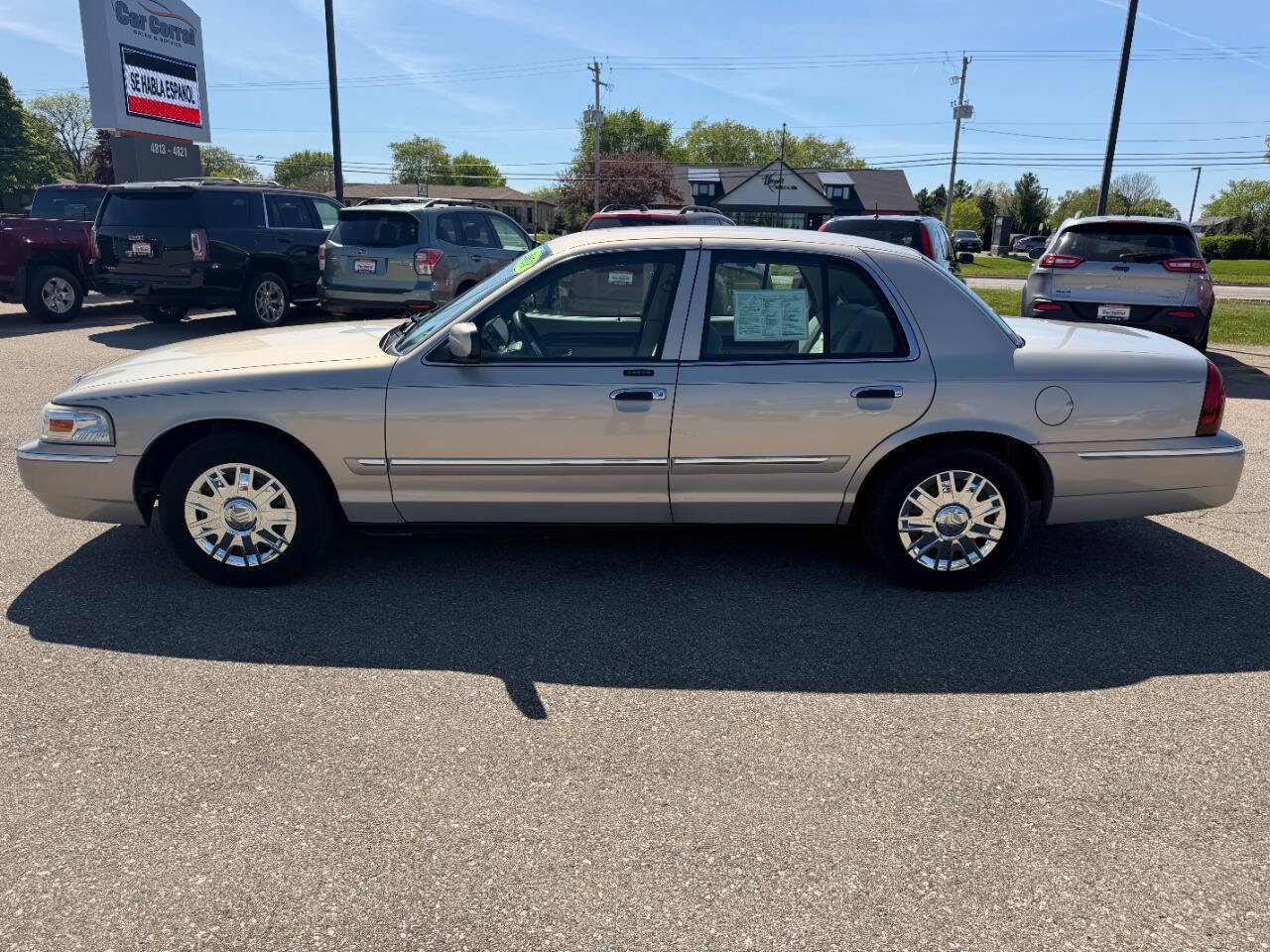 Used 2008 Mercury Grand Marquis GS RWD image 2