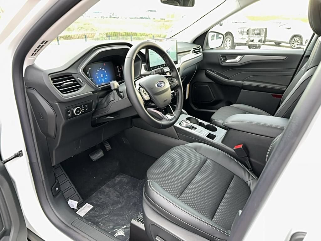 New 2025 Ford Escape SE FWD image 14