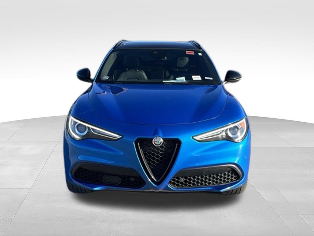 Used 2023 Alfa Romeo Stelvio Veloce AWD/4WD image 4