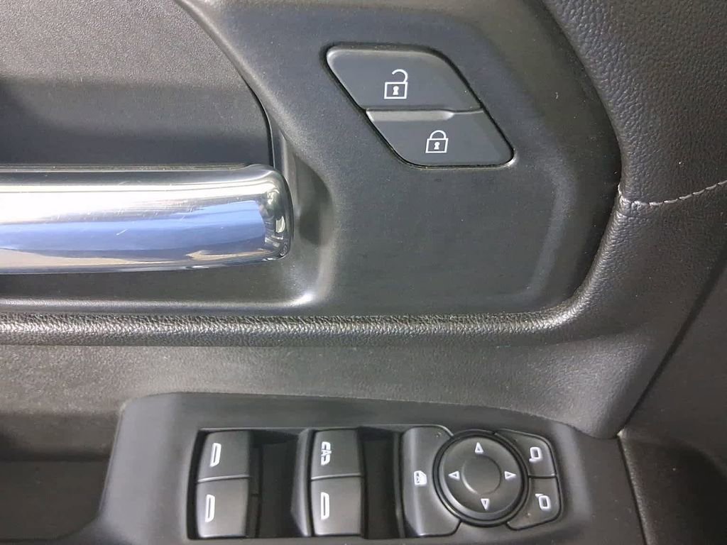 Used 2021 Chevrolet Silverado 1500 LT w/ Z71 Off-Road Package image 7