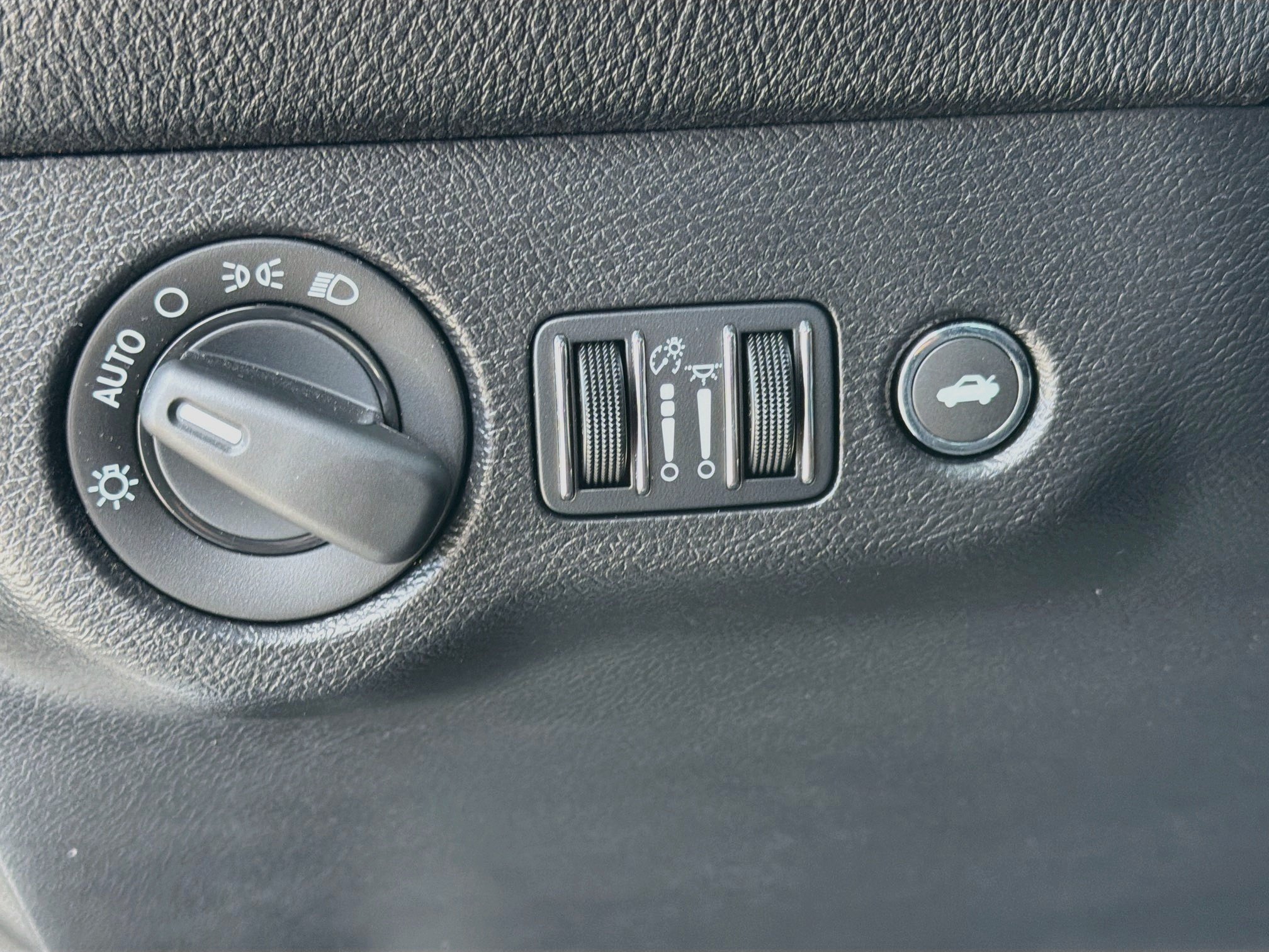 Used 2023 Dodge Challenger R/T RWD image 32