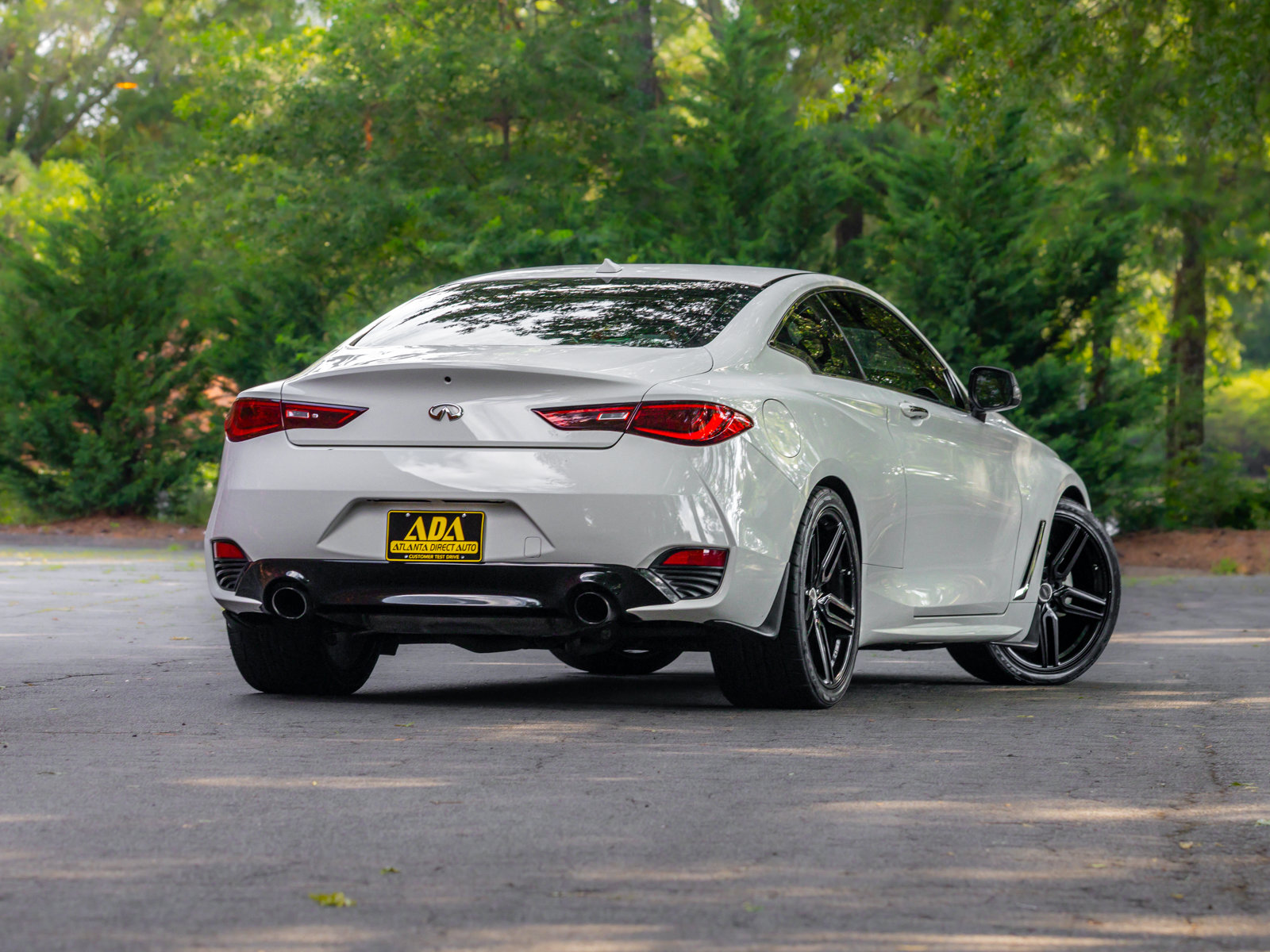 Used 2017 INFINITI Q60 3.0t w/ Premium Plus Package 3.0T RWD image 4