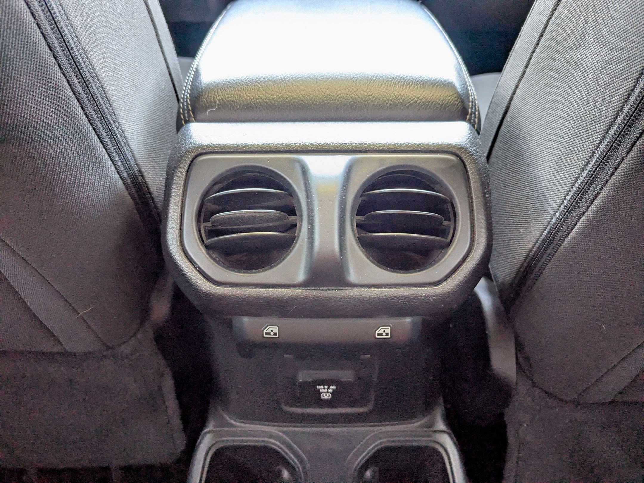 Used 2018 Jeep Wrangler Unlimited Sahara w/ Uconnect 4C Nav & Sound Group image 25