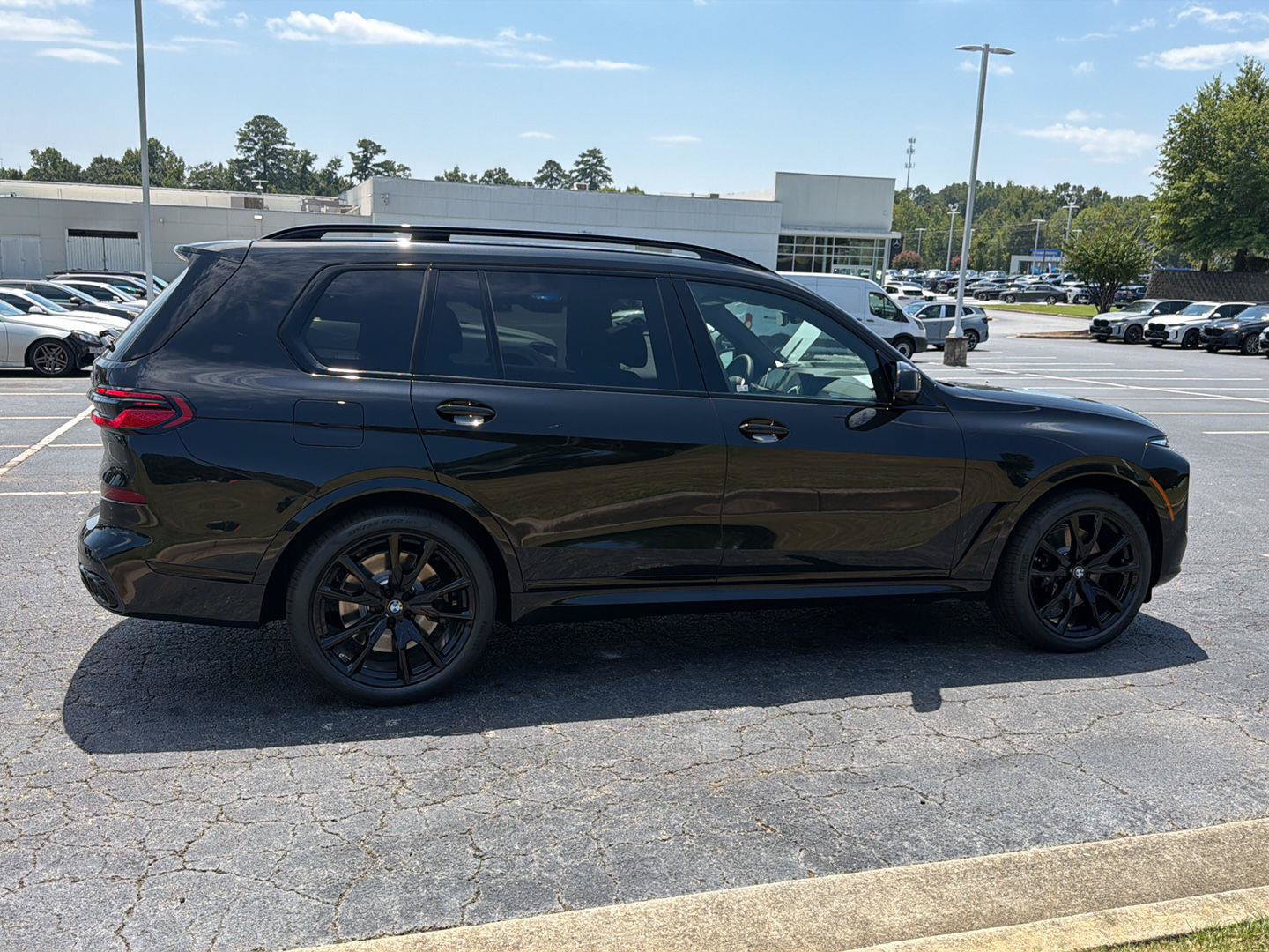 New 2027 BMW X7 M60i AWD/4WD image 7