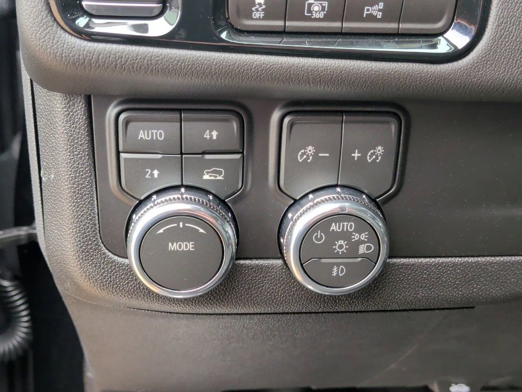 New 2026 GMC Yukon XL Denali w/ Sun & Power Step Package image 17