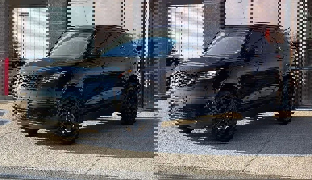 Used 2019 Land Rover Range Rover Velar S image 4