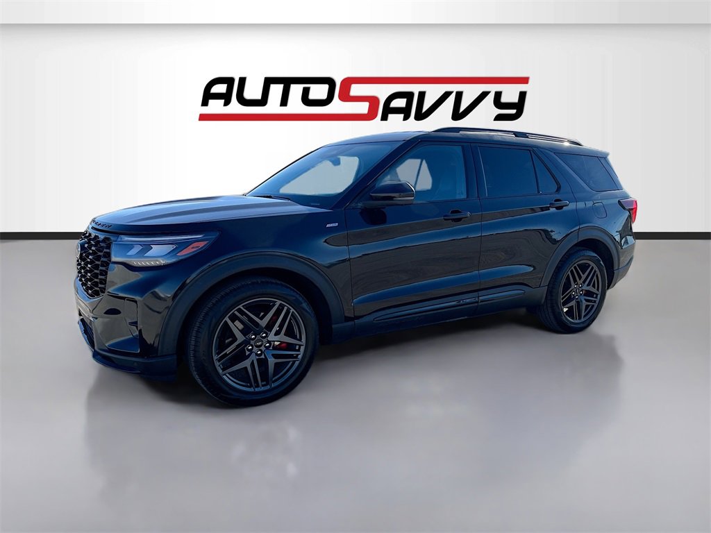 Used 2025 Ford Explorer ST-Line w/ Premium Package image 3