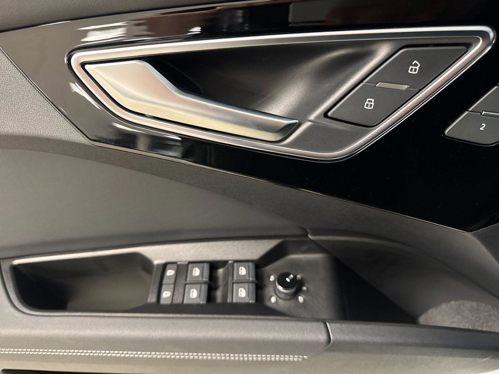 Certified 2024 Audi Q4 e-tron Prestige image 10