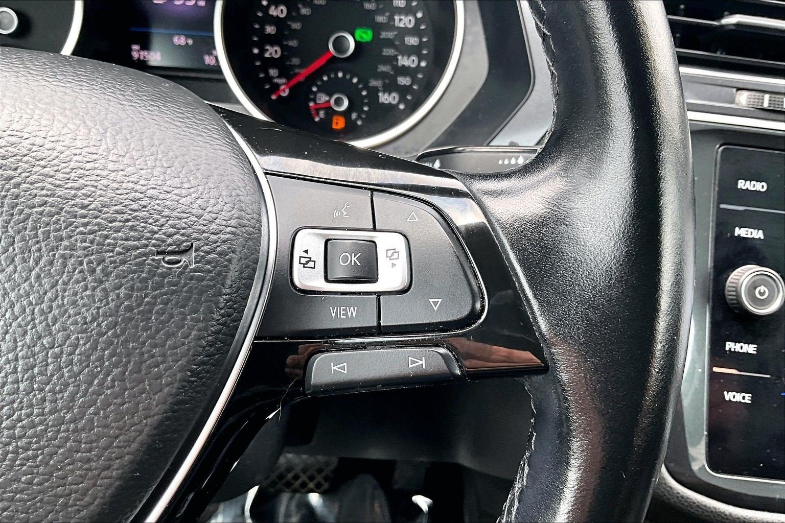 Used 2019 Volkswagen Tiguan SE AWD/4WD image 17