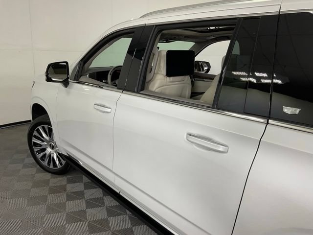 Certified 2025 Cadillac Escalade ESV Premium Luxury Platinum AWD/4WD image 37