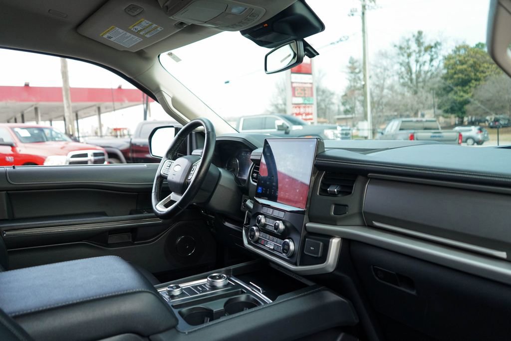 Used 2024 Ford Expedition Max XLT image 34