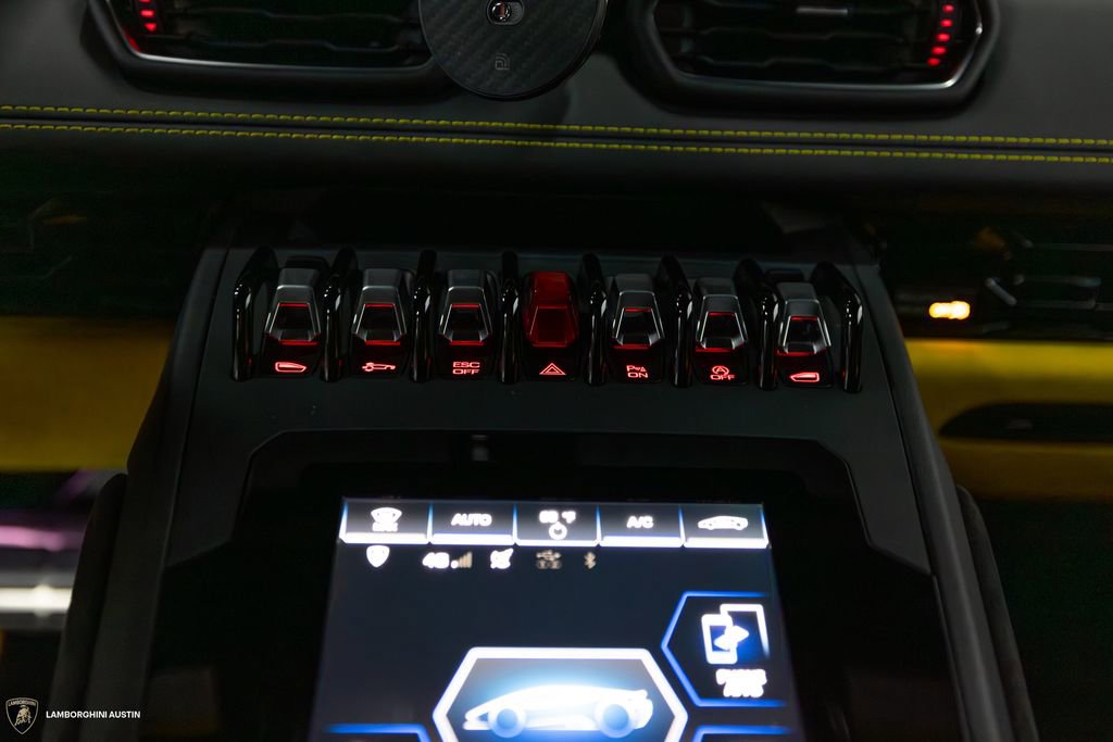 Used 2022 Lamborghini Huracan EVO RWD image 24