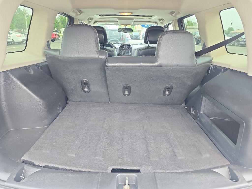 Used 2015 Jeep Patriot High Altitude AWD/4WD image 11