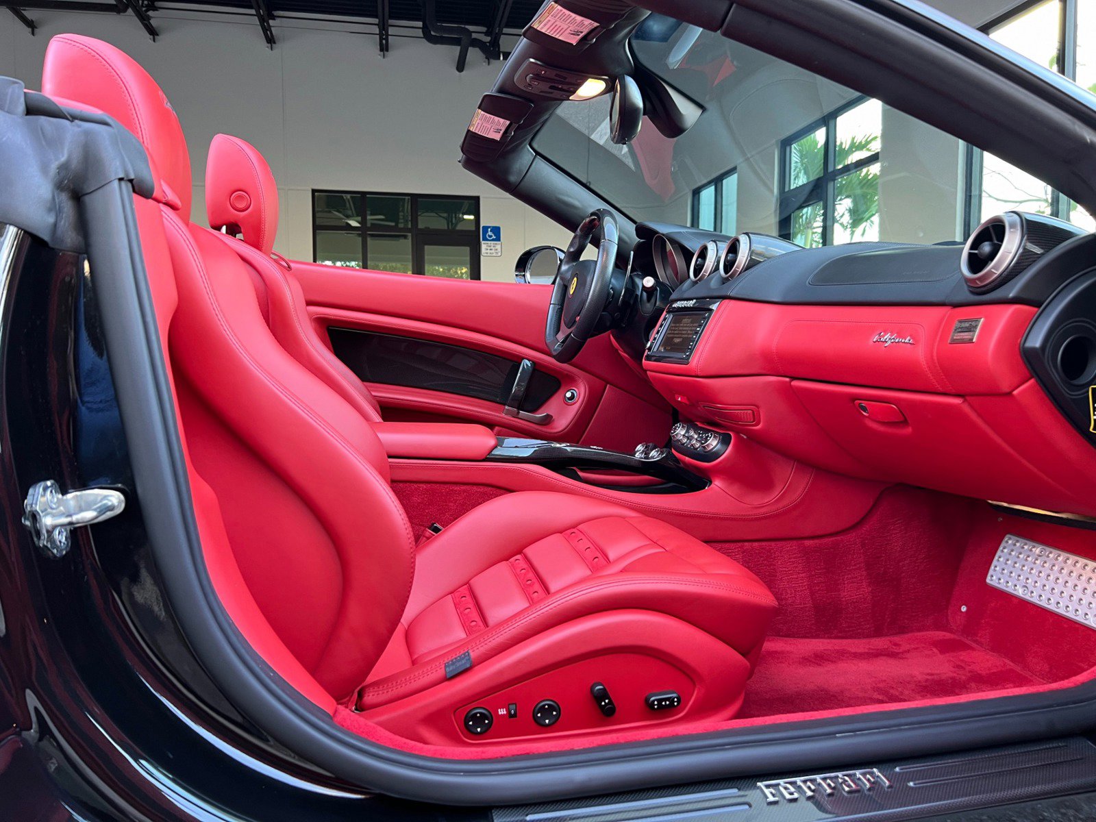Used 2013 Ferrari California RWD image 23