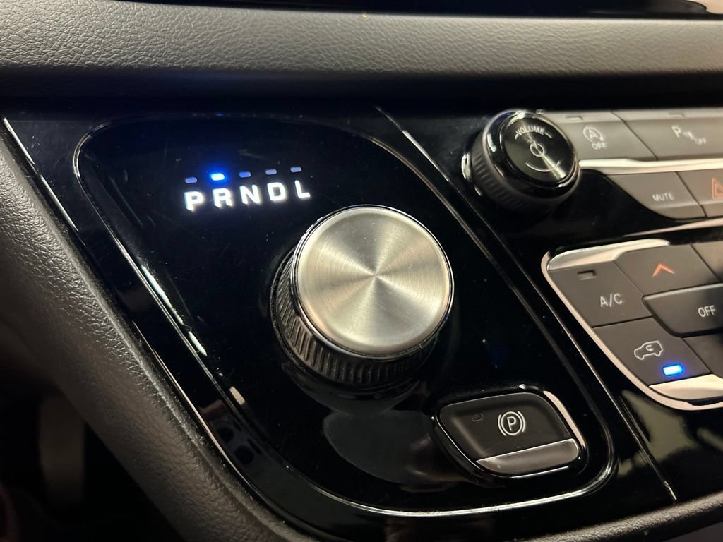 Used 2019 Chrysler Pacifica Touring Plus w/ S Appearance Package FWD image 24