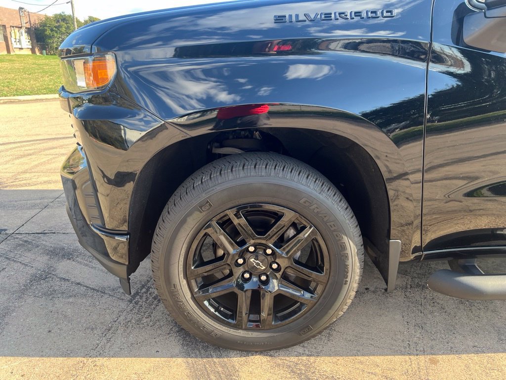 Used 2022 Chevrolet Silverado 1500 Custom w/ Rally Edition AWD/4WD image 2
