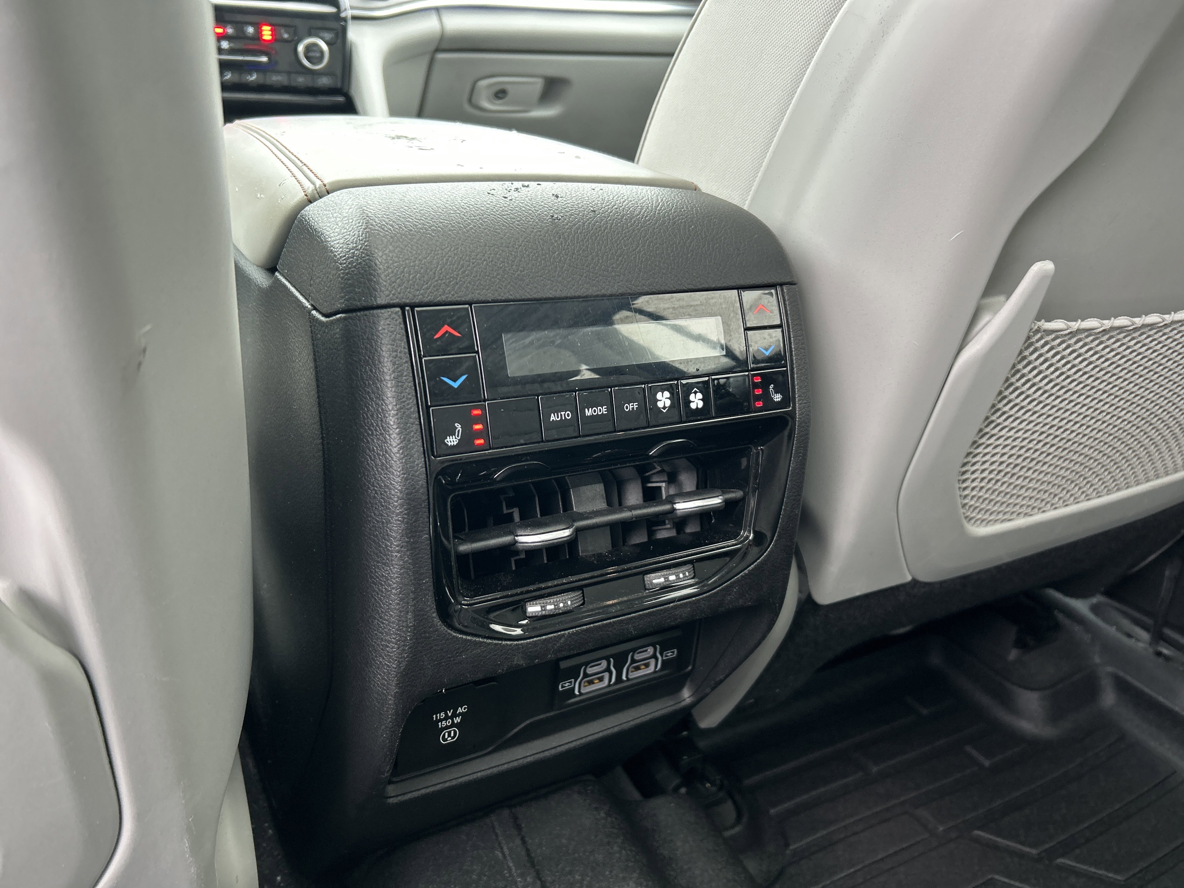 Used 2021 Jeep Grand Cherokee L Overland w/ Advanced Protech Group III image 23