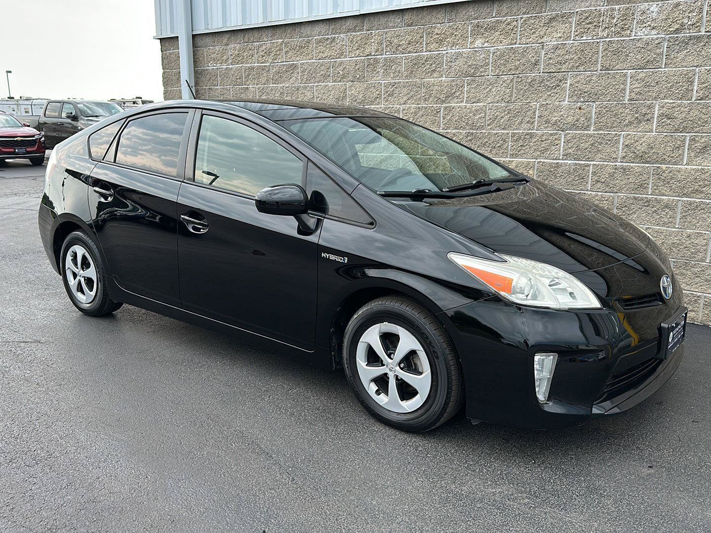 Used 2013 Toyota Prius Four w/ Deluxe Solar Roof Pkg FWD image 2