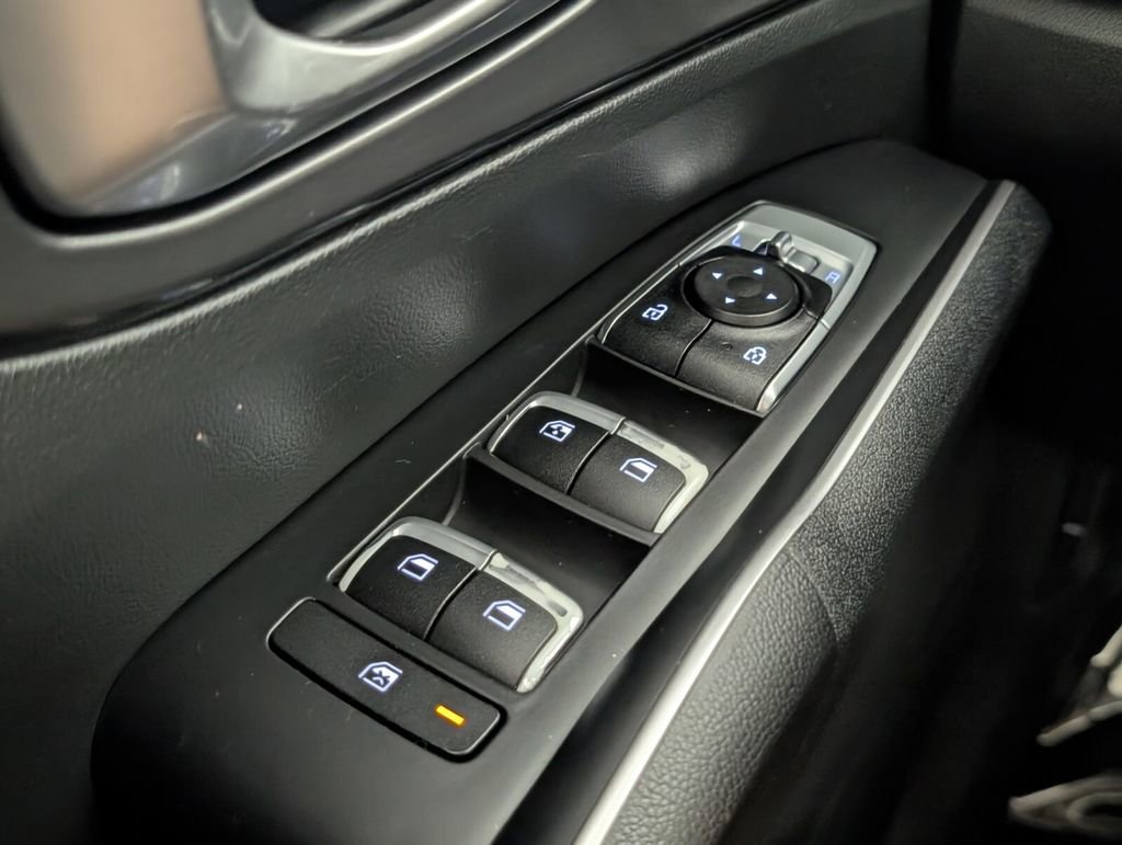 Used 2022 Kia Sorento LX image 19