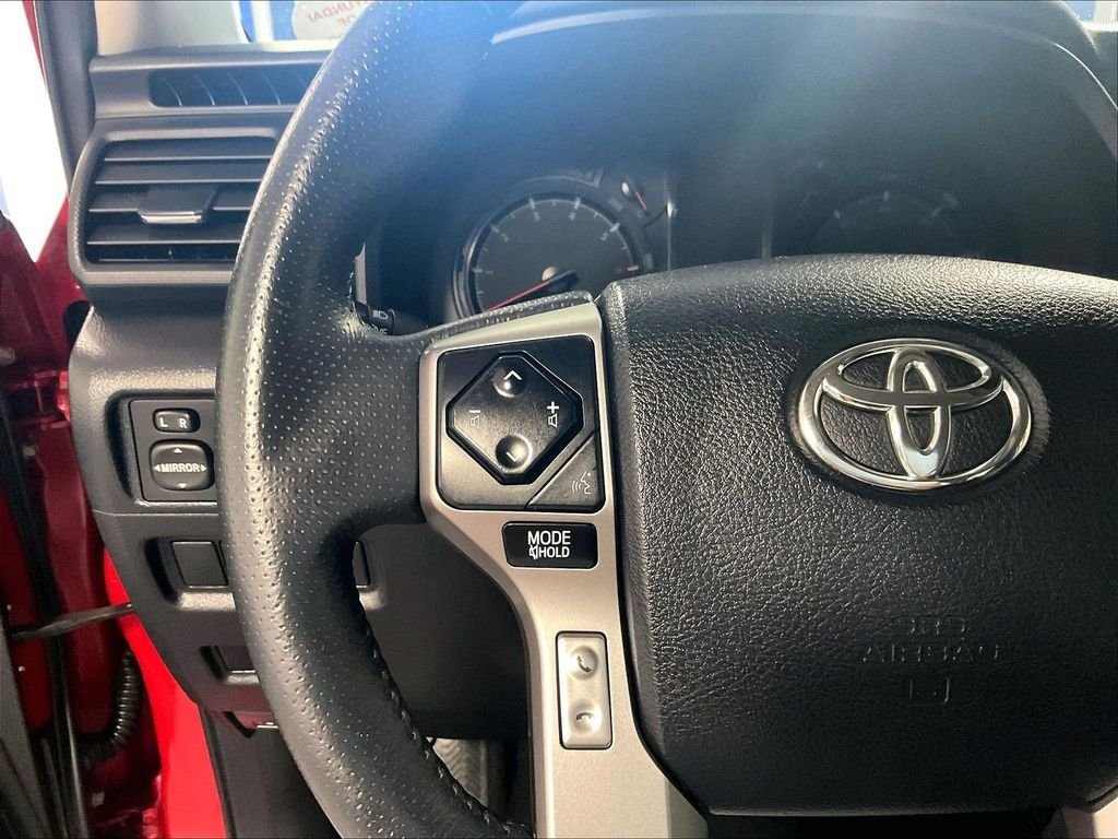 Used 2022 Toyota 4Runner SR5 AWD/4WD image 22
