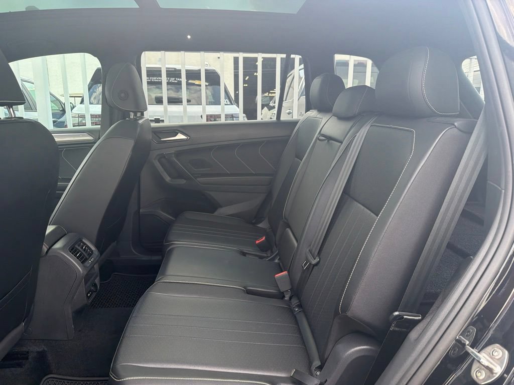 Used 2024 Volkswagen Tiguan SE R-Line FWD image 5