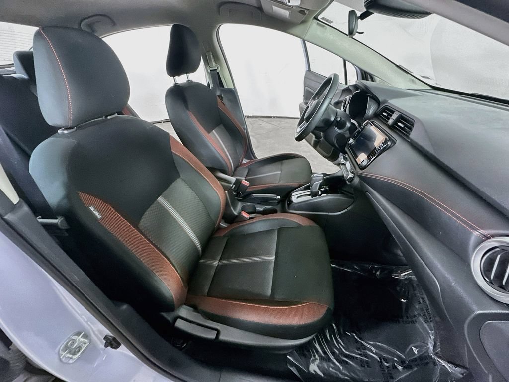 Used 2025 Nissan Versa SR FWD image 12