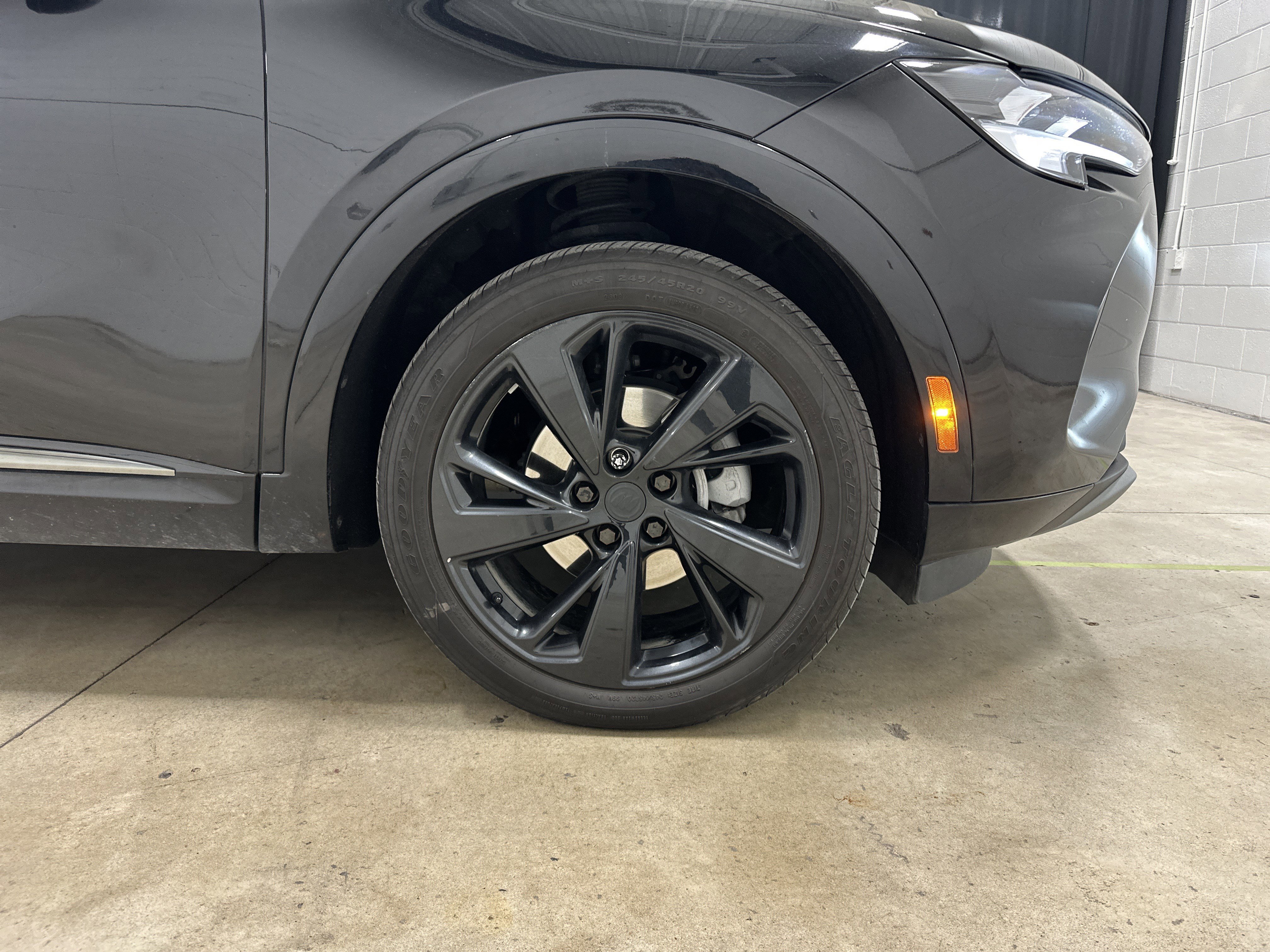 Used 2021 Buick Envision Essence w/ Technology Package I image 13