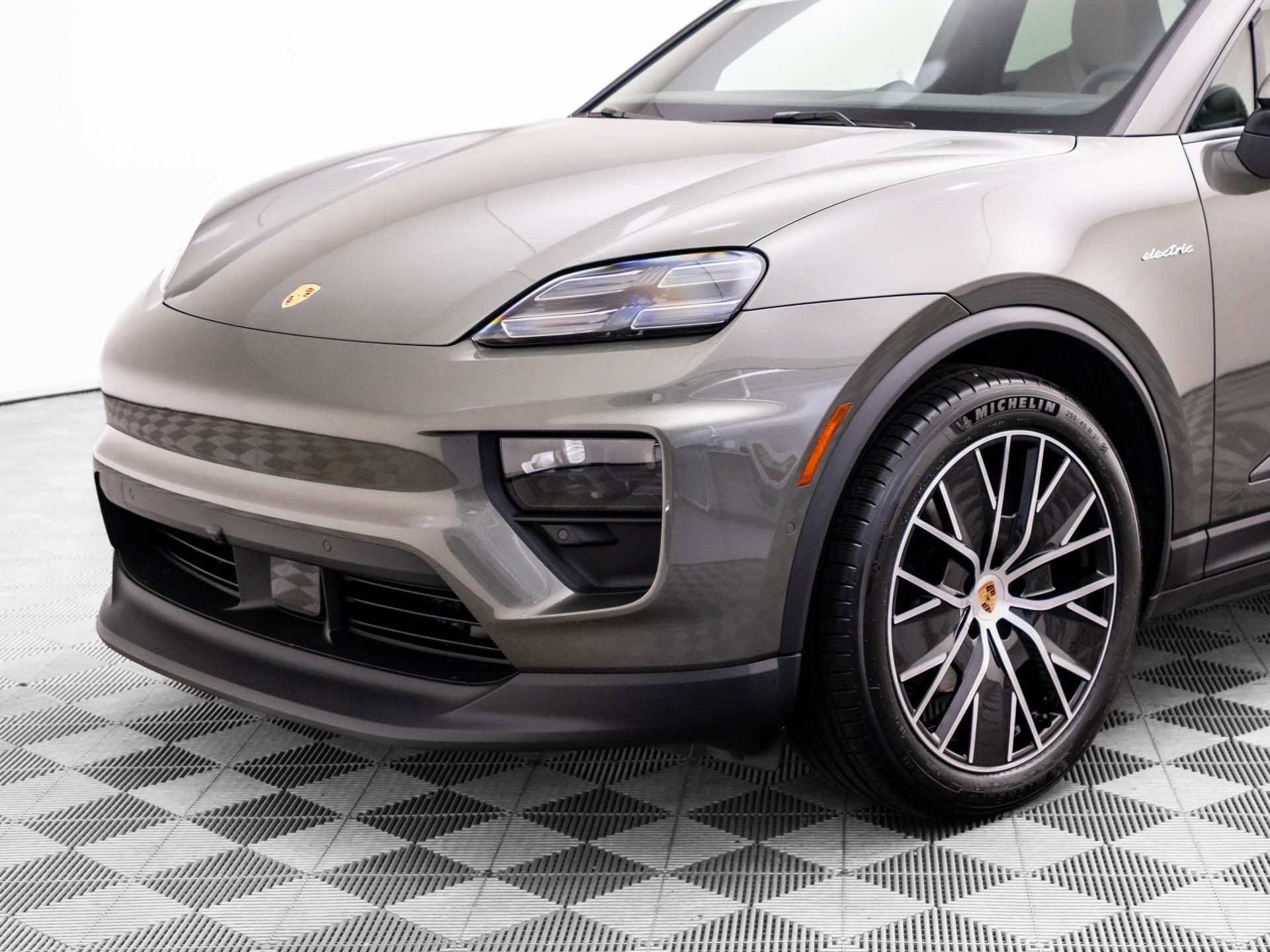 New 2026 Porsche Macan 4 Electric AWD/4WD image 36