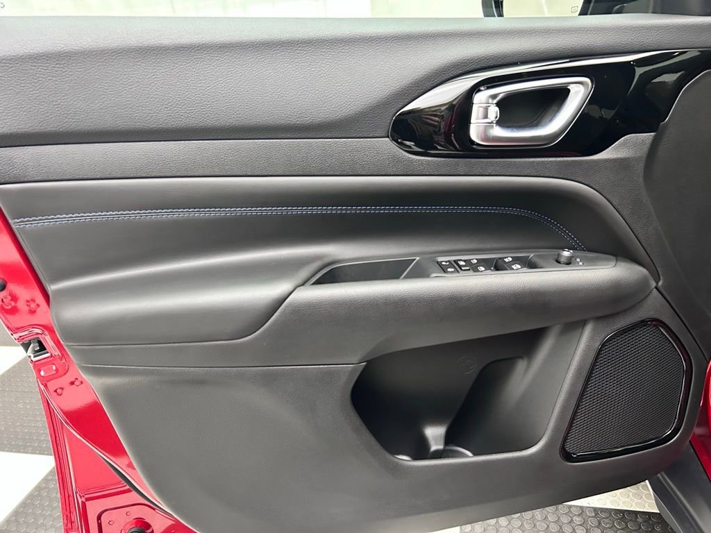 New 2026 Jeep Compass Latitude image 10