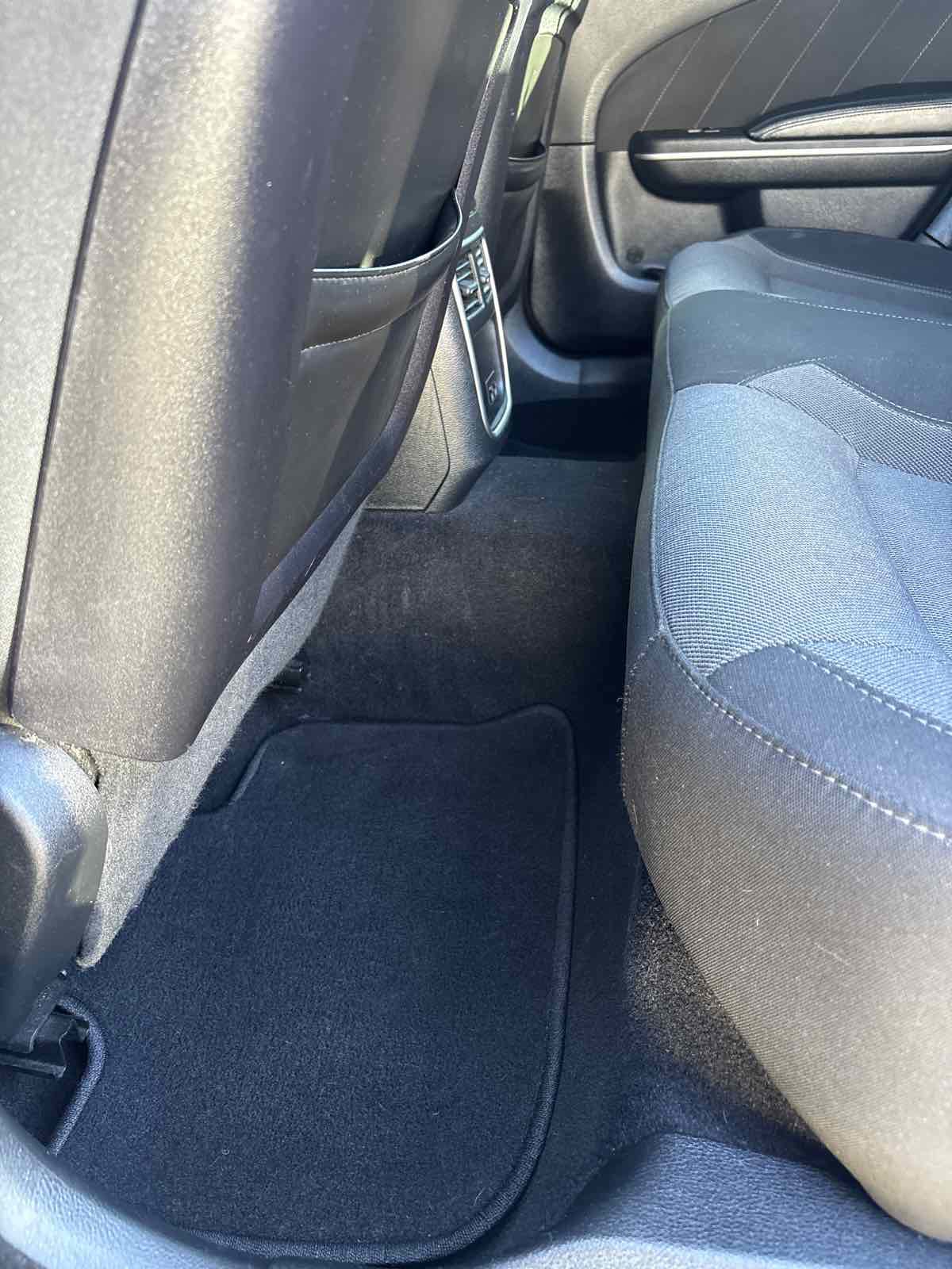 Used 2019 Dodge Charger SXT image 12